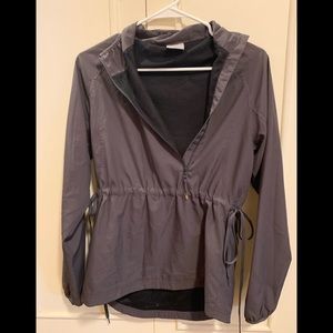 Lightweight jacket. Only worn a couple times!